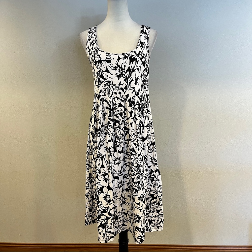Jones New York Floral Black and White sleeveless stretchy midi Dress size small